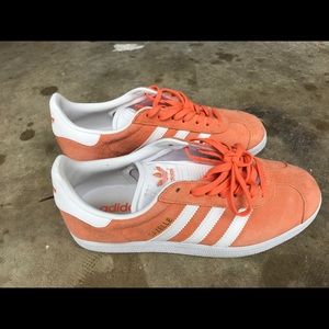 WMNS ADIDAS GAZELLES